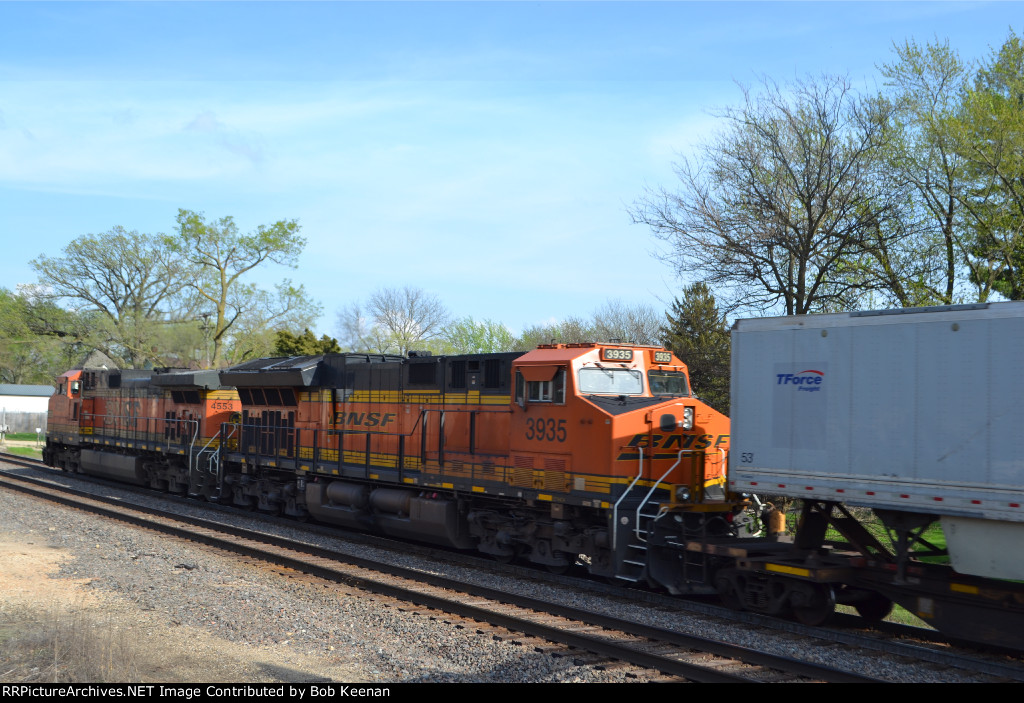 BNSF 3935